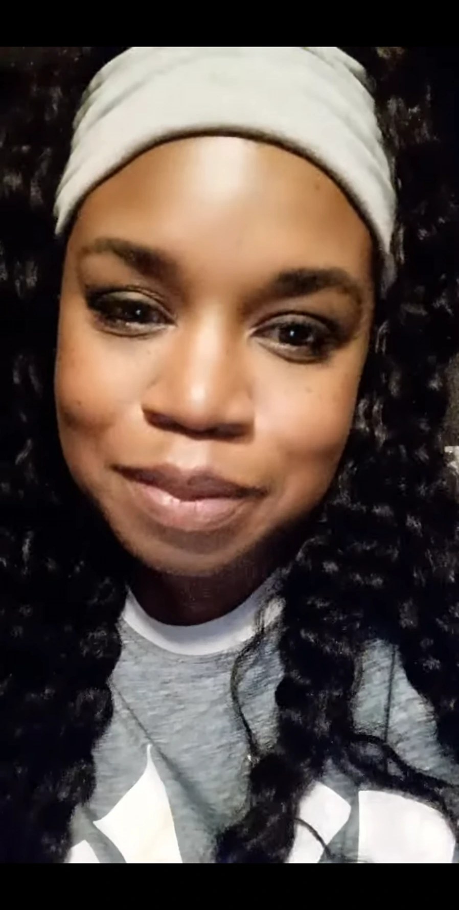 Starr Brown — artist and founder of BEE NATURAL ART Gallery